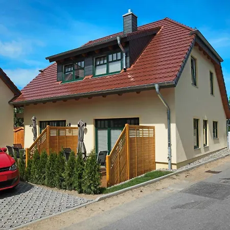 Doppelhaeuser Zum Reetmoor Haus Hannah Semesterbostad *